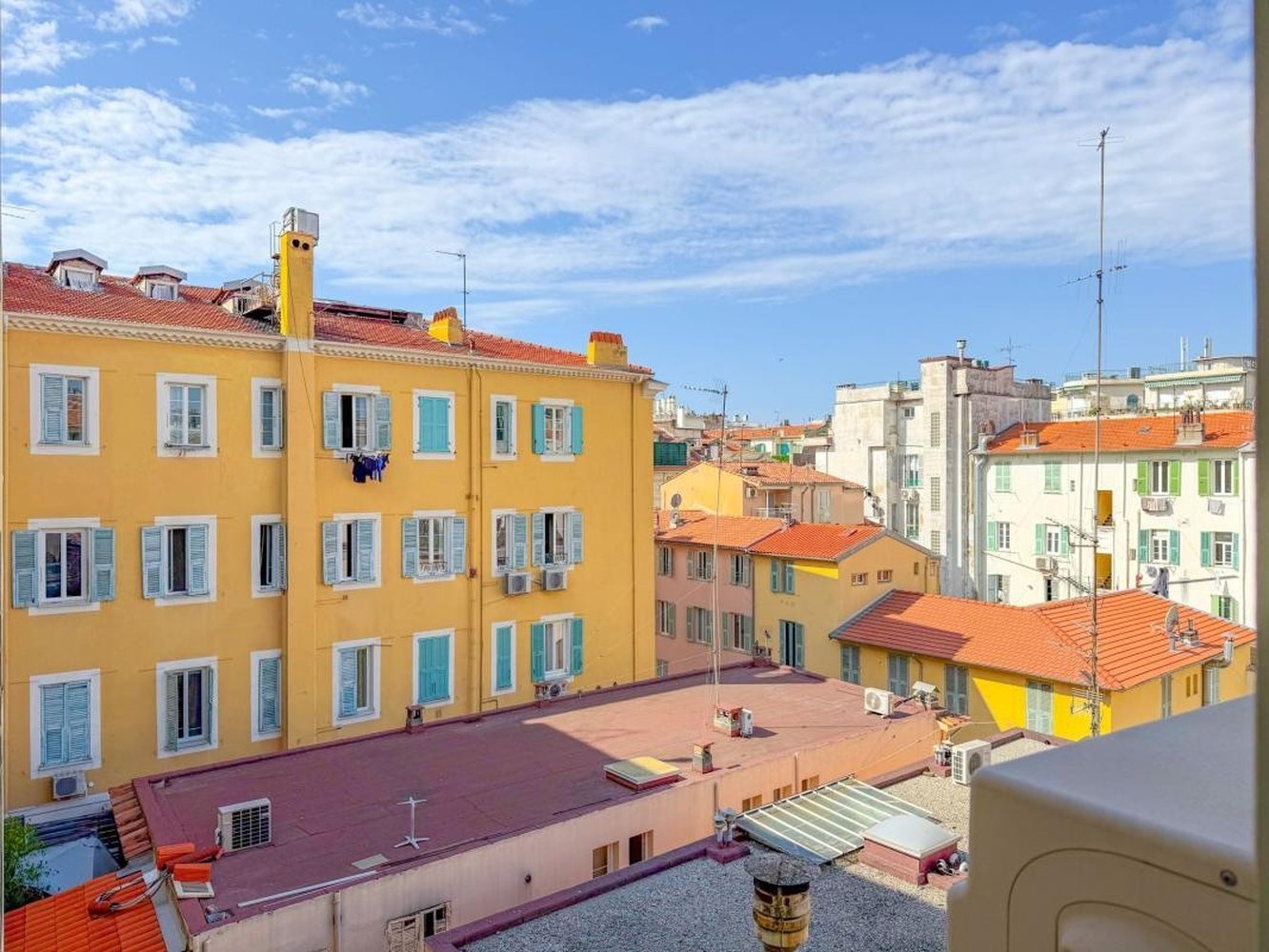 Property photo in Carre d'Or