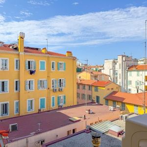 Property in Carre d'Or