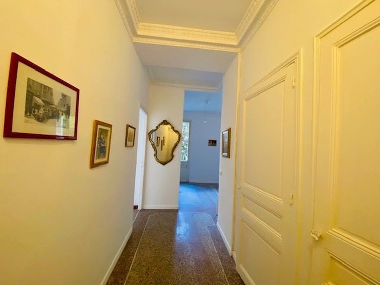 Property photo in Carre d'Or