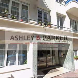 Property in Carre d'Or