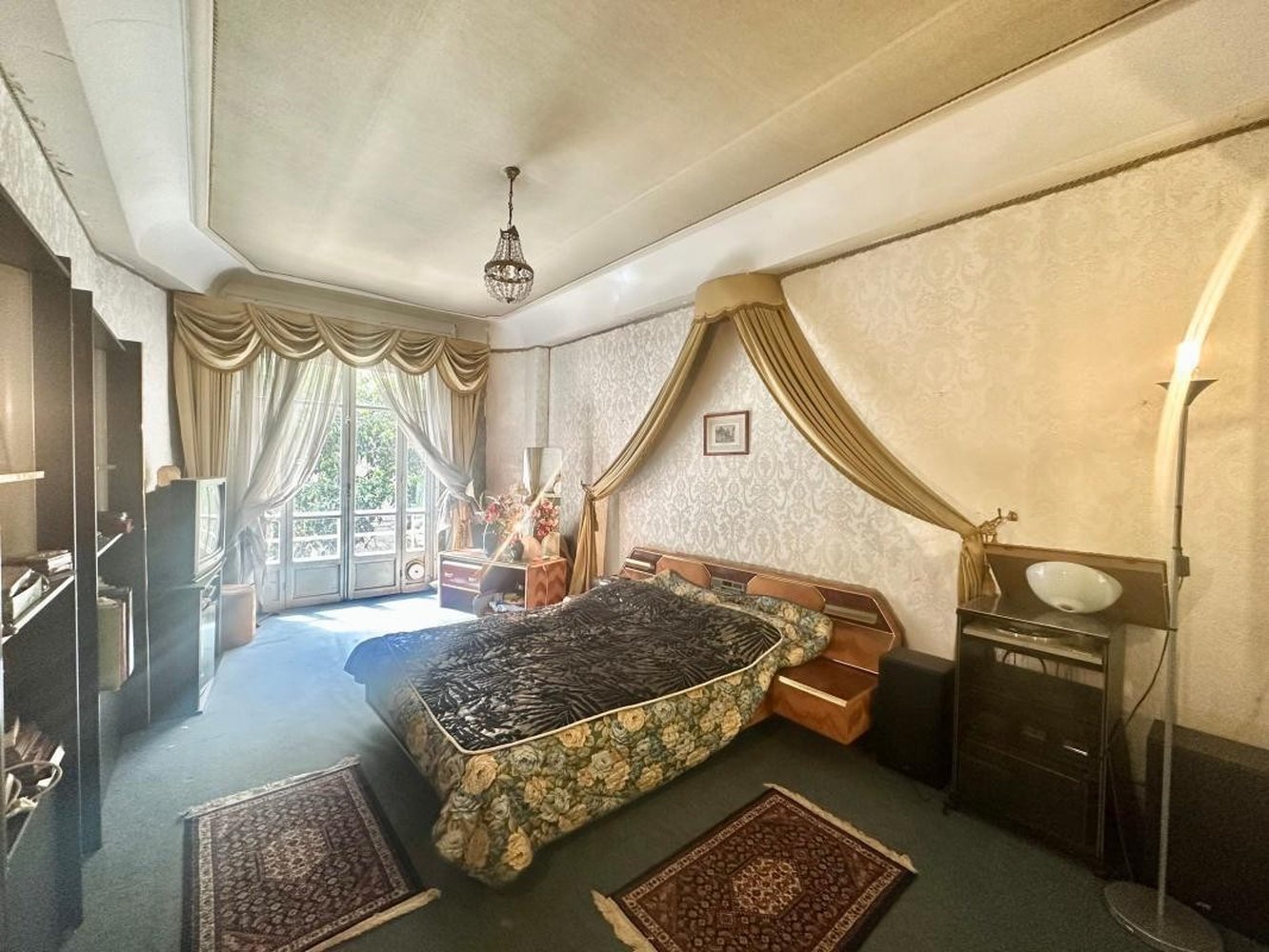 Property photo in Carre d'Or