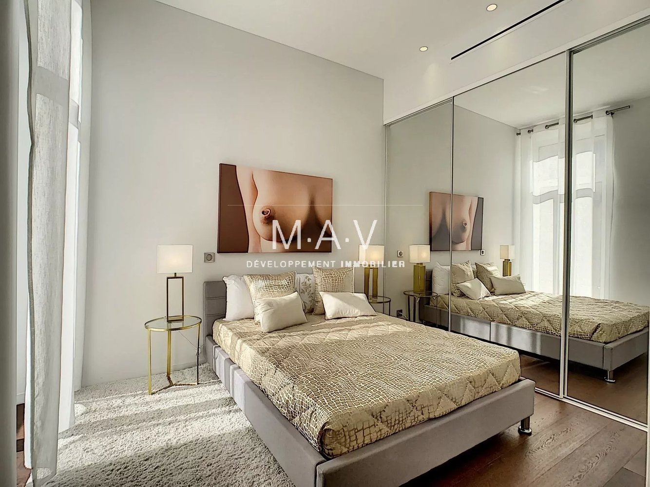 Property photo in Carre d'Or