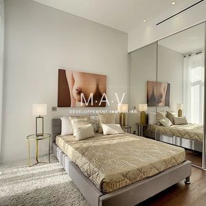 Property in Carre d'Or