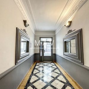 Property in Carre d'Or
