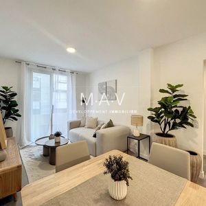 Property in Carre d'Or