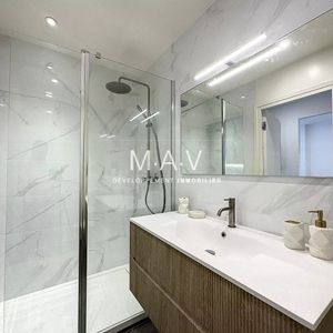 Property in Carre d'Or