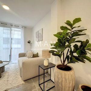 Property in Carre d'Or