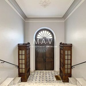 Property in Carre d'Or