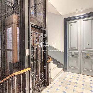 Property in Carre d'Or