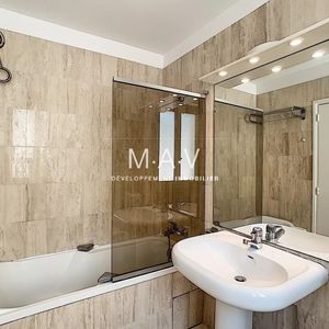 Property in Carre d'Or