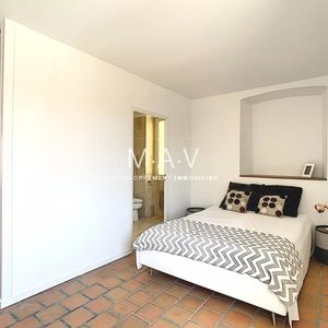 Property in Carre d'Or