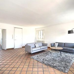 Property in Carre d'Or