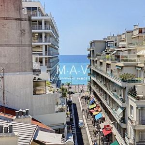 Property in Carre d'Or
