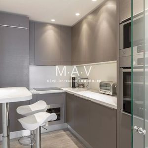 Property in Carre d'Or