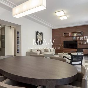 Property in Carre d'Or