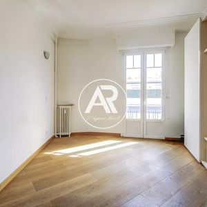 Property in Carre d'Or