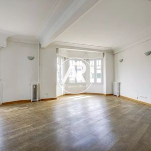 Property in Carre d'Or