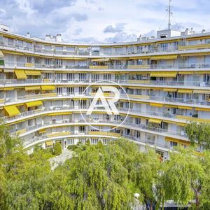Property in Carre d'Or