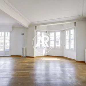 Property in Carre d'Or