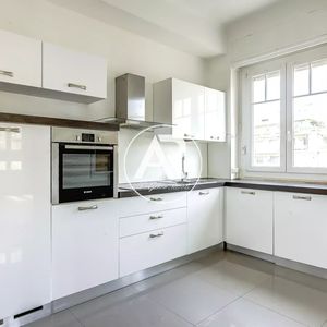 Property in Carre d'Or