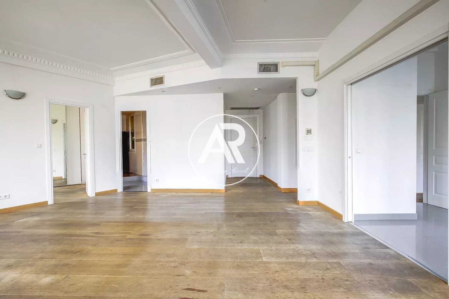Property photo in Carre d'Or