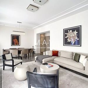Property in Carre d'Or