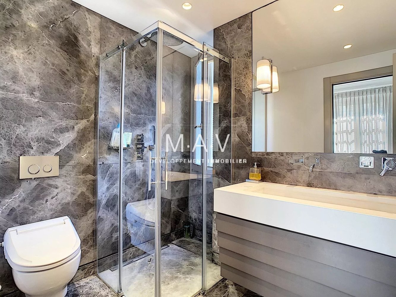 Property photo in Carre d'Or
