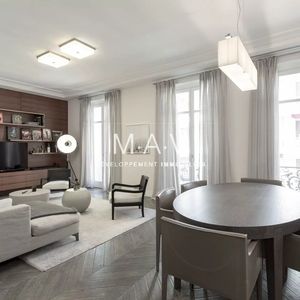 Property in Carre d'Or