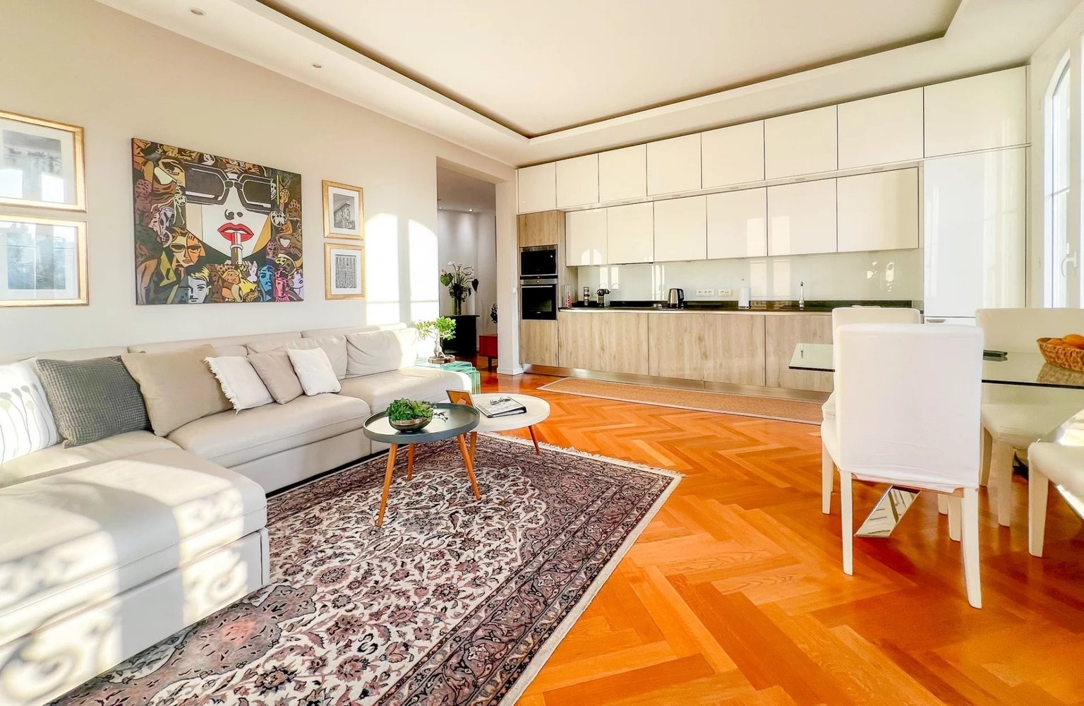 Property photo in Carre d'Or