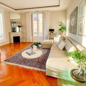 Property in Carre d'Or