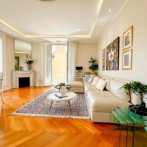 Property in Carre d'Or