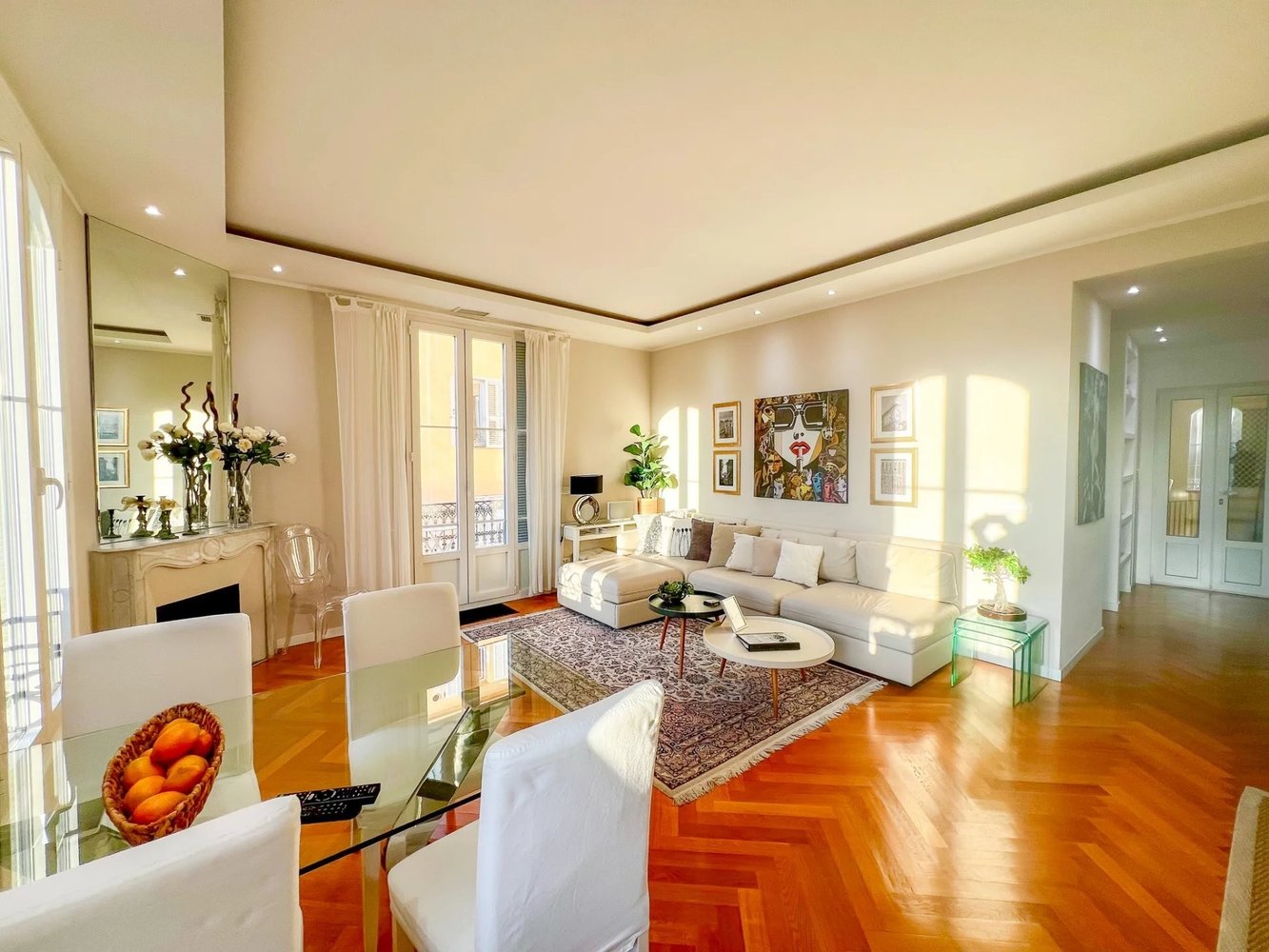 Property photo in Carre d'Or