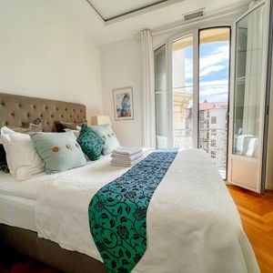 Property in Carre d'Or