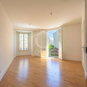 Property in Carre d'Or