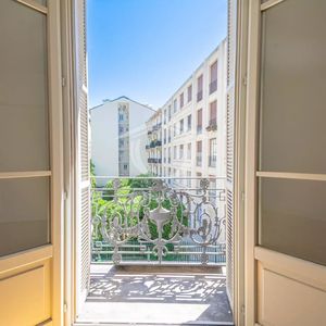 Property in Carre d'Or