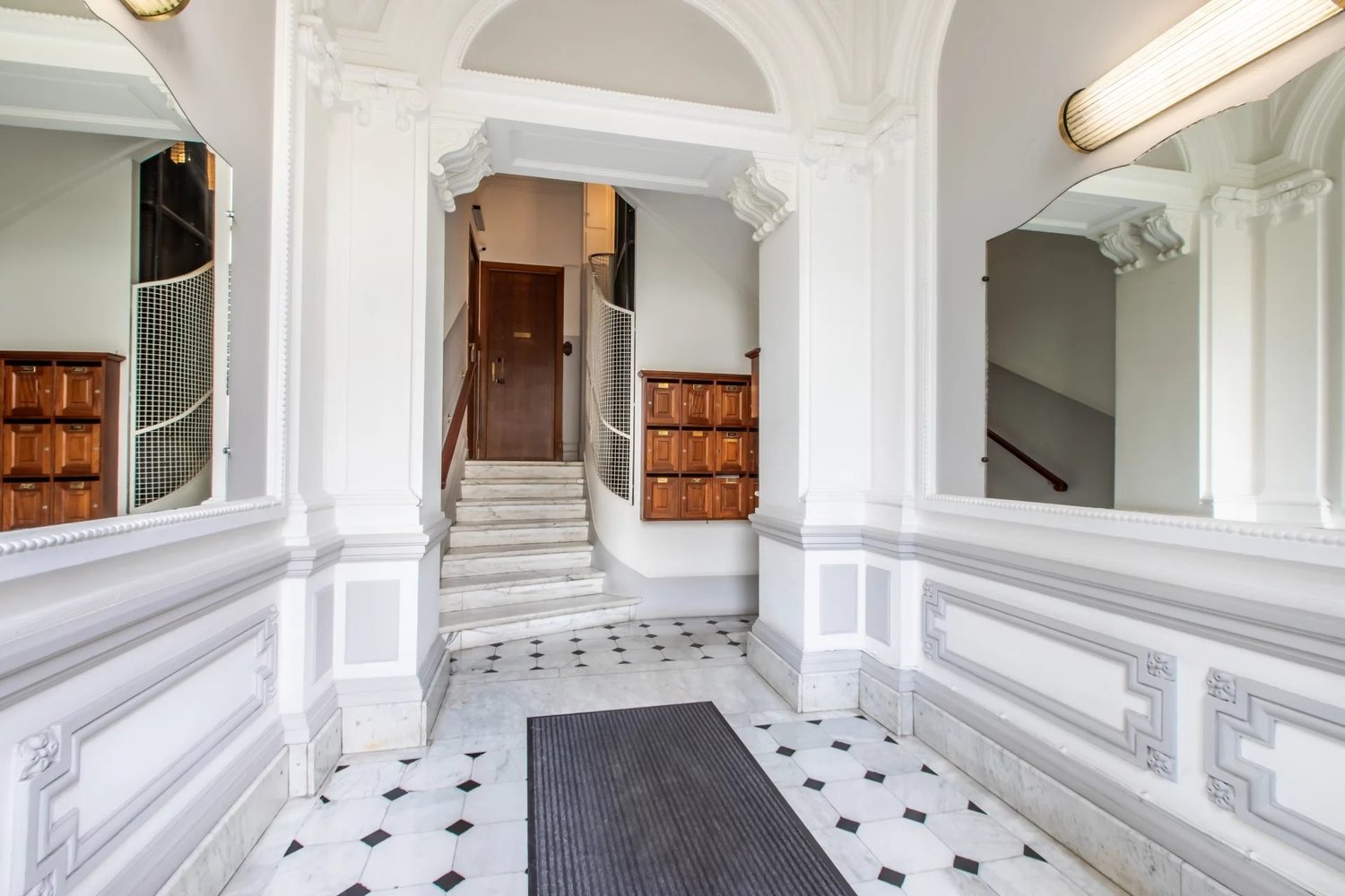 Property photo in Carre d'Or