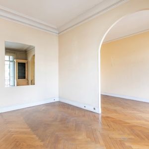 Property in Carre d'Or