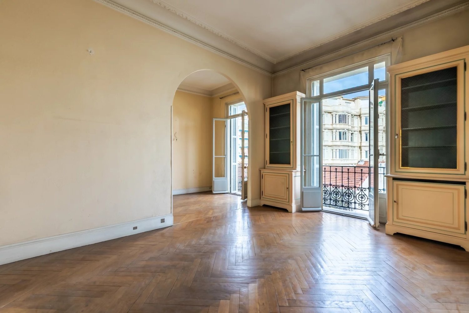 Property photo in Carre d'Or