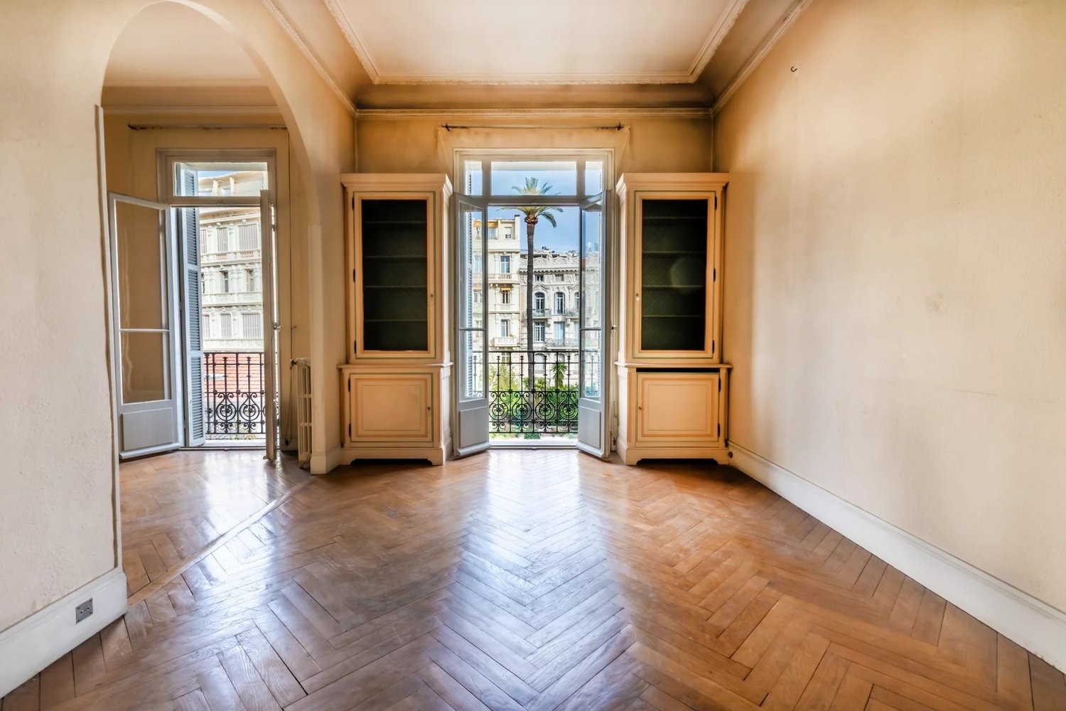 Property photo in Carre d'Or