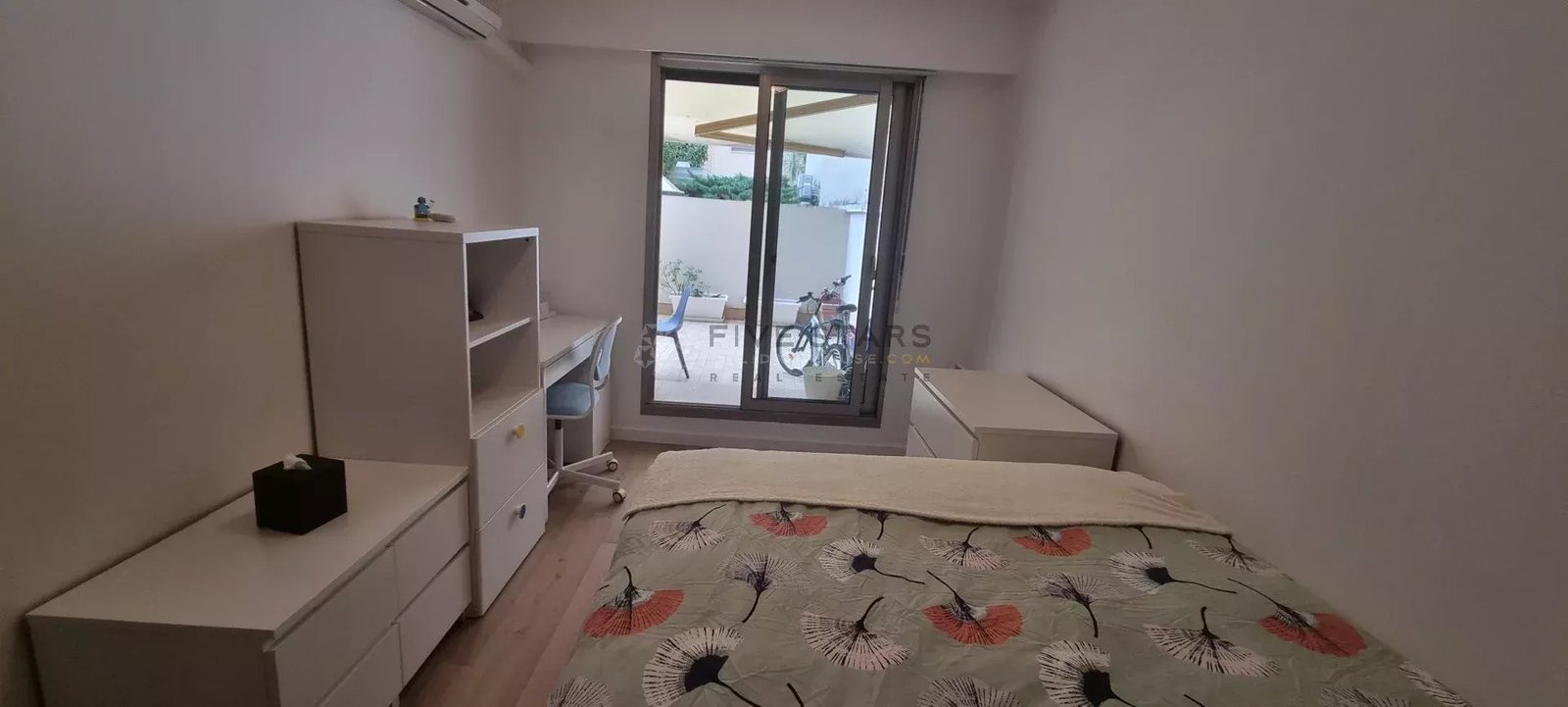 Property photo in Carre d'Or
