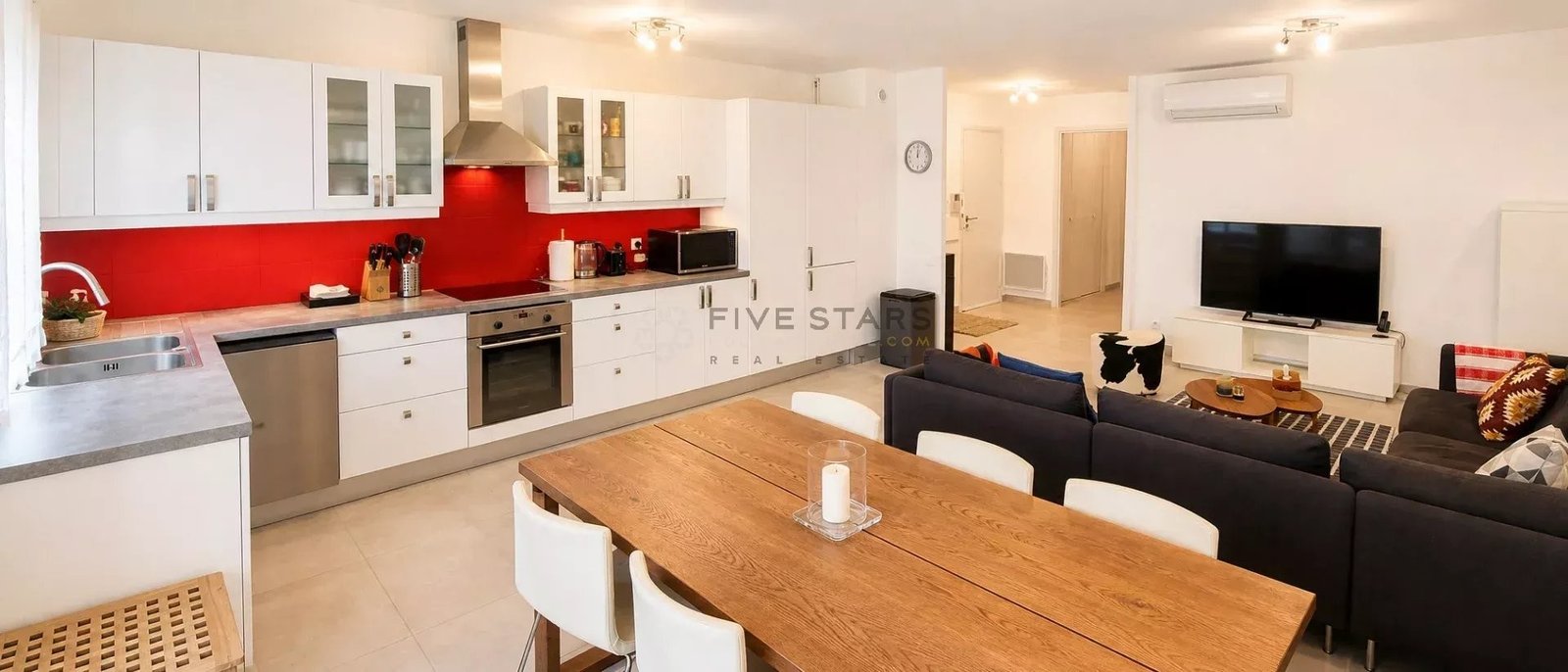Property photo in Carre d'Or