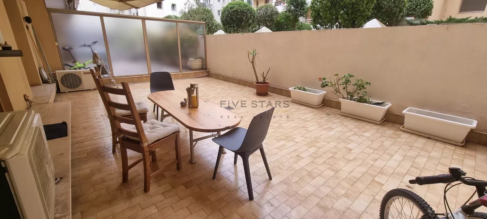 Property photo in Carre d'Or