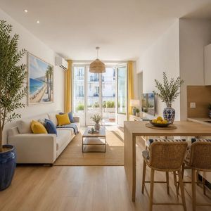 Property in Carre d'Or