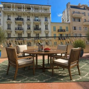 Property in Carre d'Or