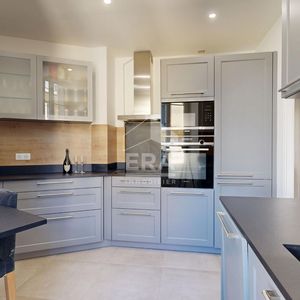 Property in Carre d'Or
