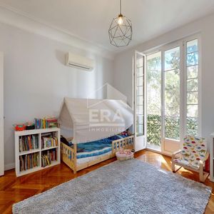 Property in Carre d'Or