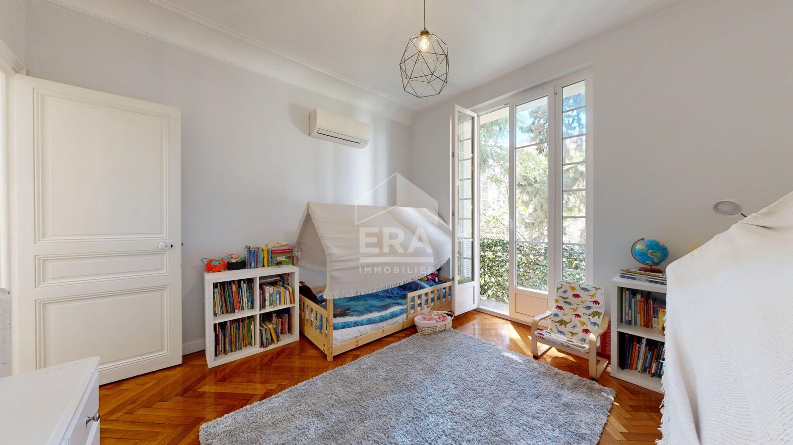 Property photo in Carre d'Or