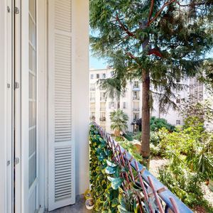 Property in Carre d'Or