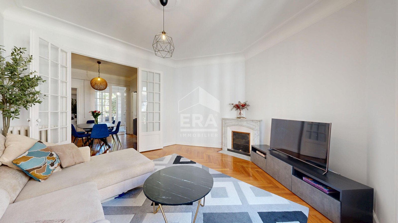 Property photo in Carre d'Or