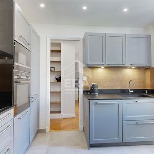 Property in Carre d'Or